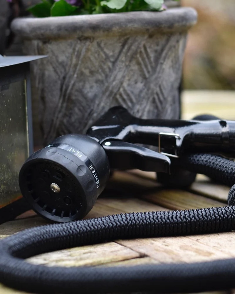 Multi-jet pistol