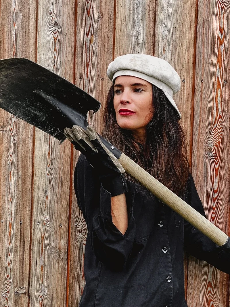 Gardening Outfit Set – Garden Suit & Leather Gloves