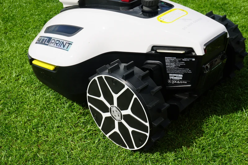 Mammotion Yuka mini Mähroboter Performance Komplettpaket PRO Radabdeckungen