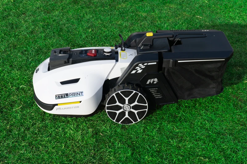 Mammotion Yuka Mähroboter Performance Komplettpaket Radabdeckungen