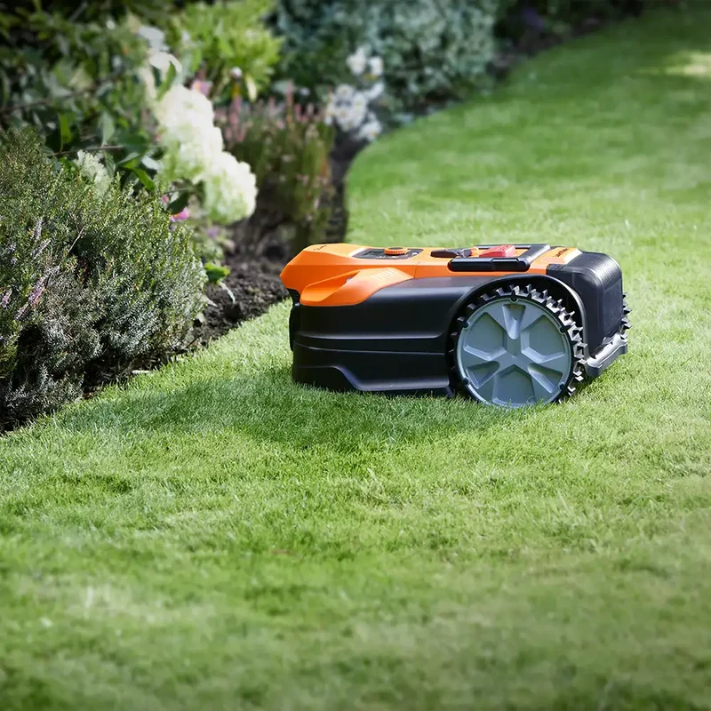 LawnMaster OcuMow® AMD18i-500 | MX 24V Auto Charging Vision Robotic Lawnmower with App