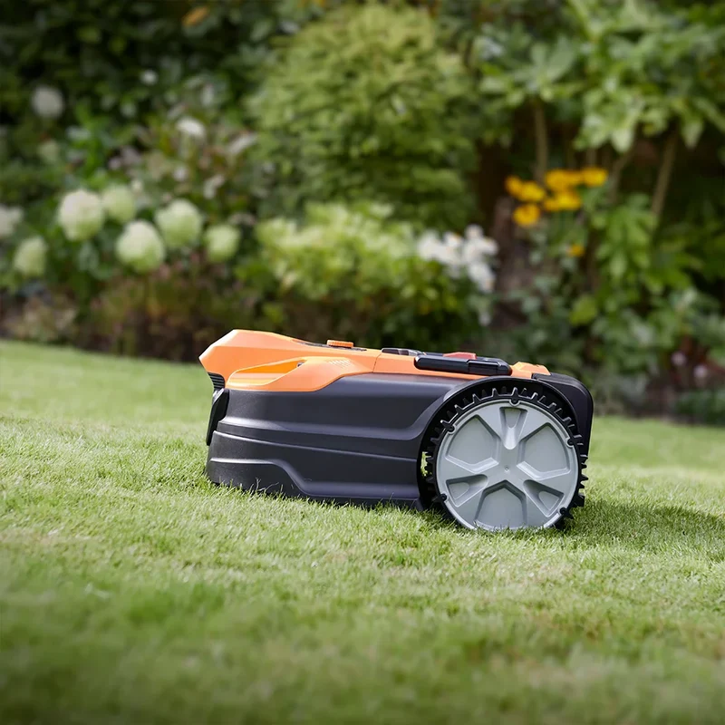 LawnMaster OcuMow® AMD18i-500 | MX 24V Auto Charging Vision Robotic Lawnmower with App