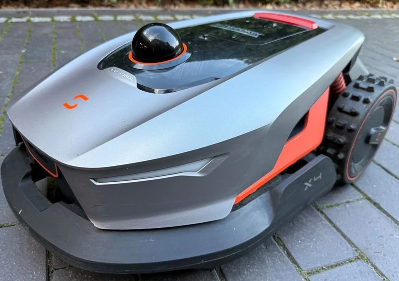Sunseeker Kabelloser Mähroboter X4 - Vorführgerät/Demogerät Kratzer u.Nutzungsspuren vorhanden