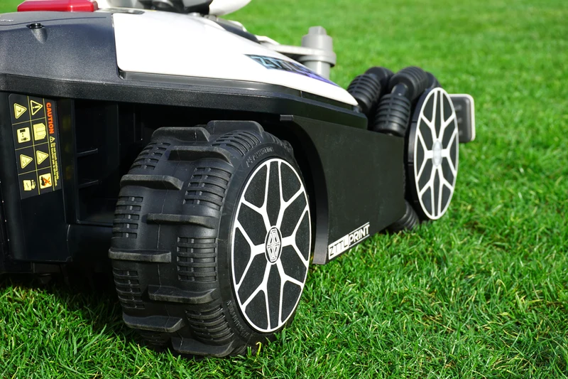 Mammotion Luba mini AWD Mähroboter Performance Komplettpaket PRO