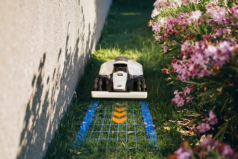 Mammotion LUBA mini 2 AWD 1000 inkl. gratis Reinigungsständer