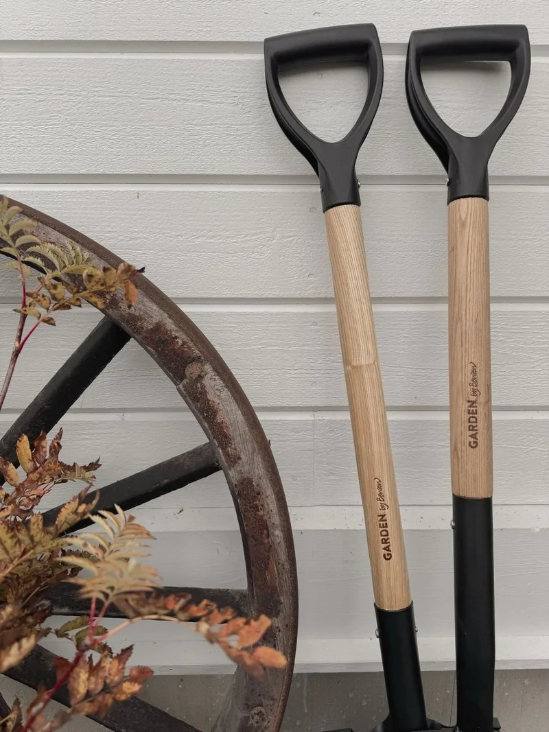 Pointed garden spade Deluxe