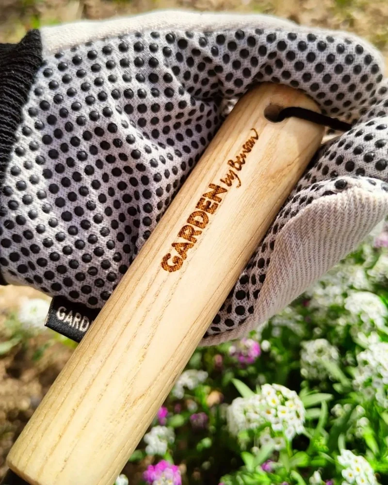 Hand tool Weeder
