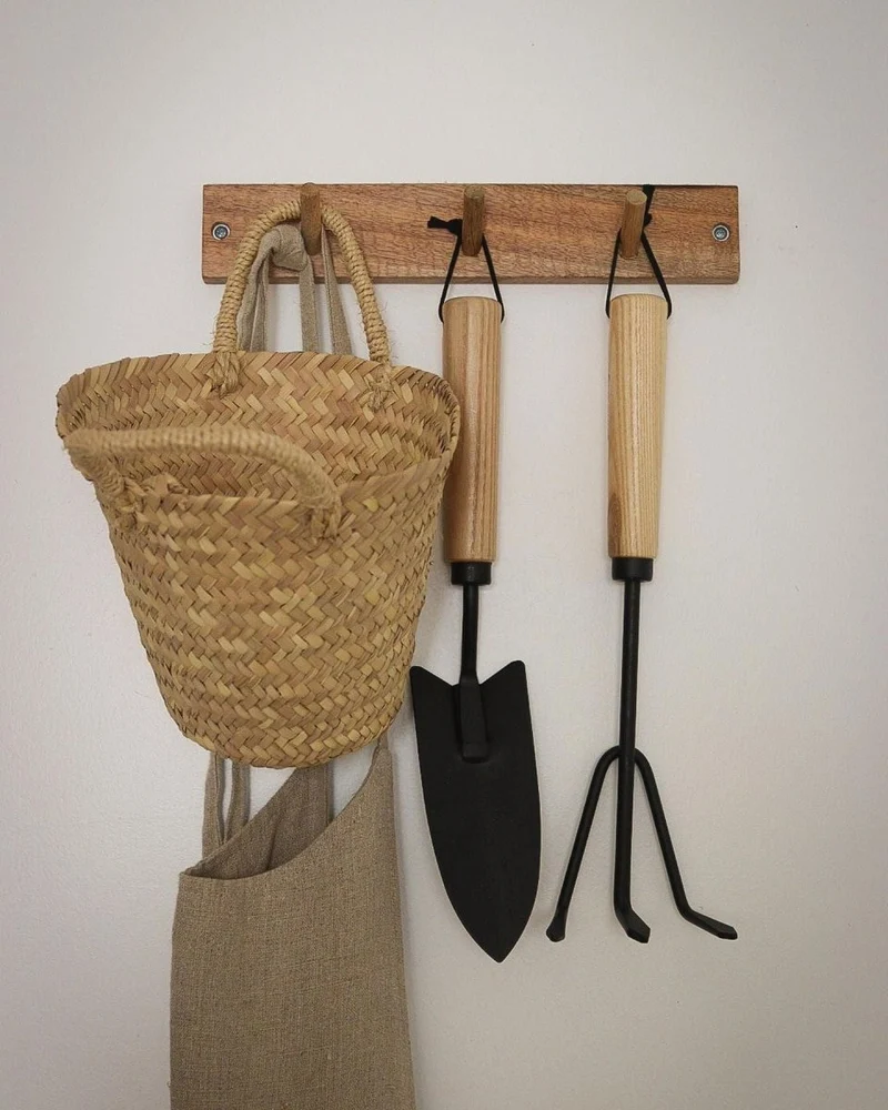 Hand tool Cultivator
