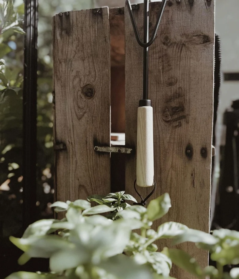 Hand tool Cultivator