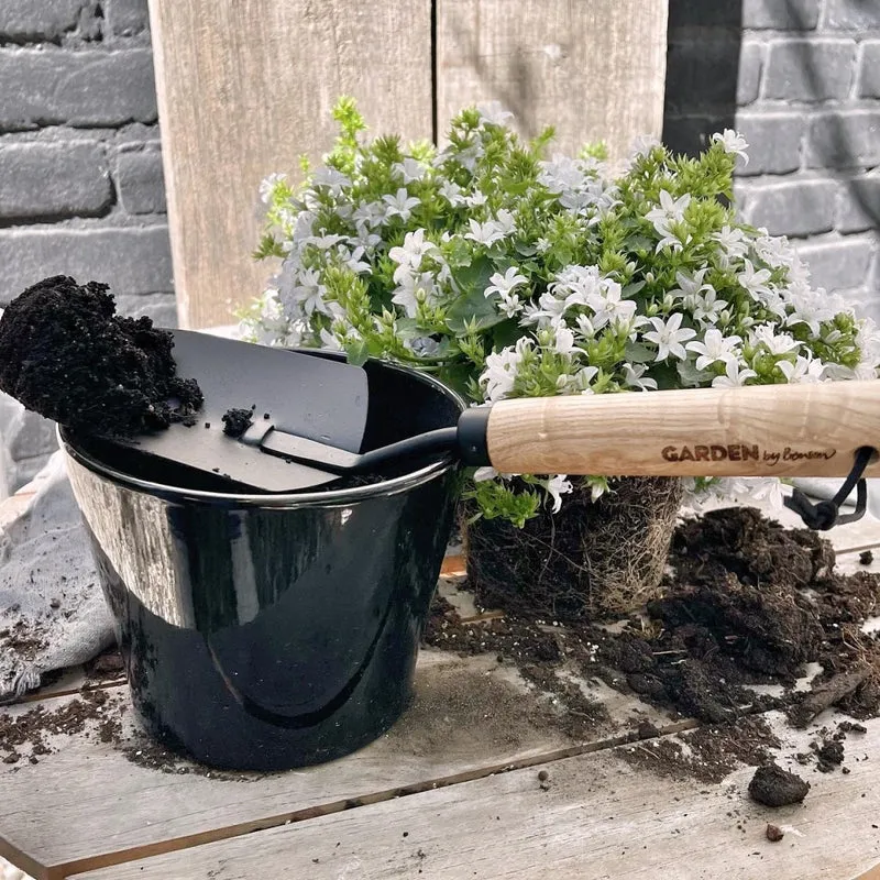Hand tool Spade Planting