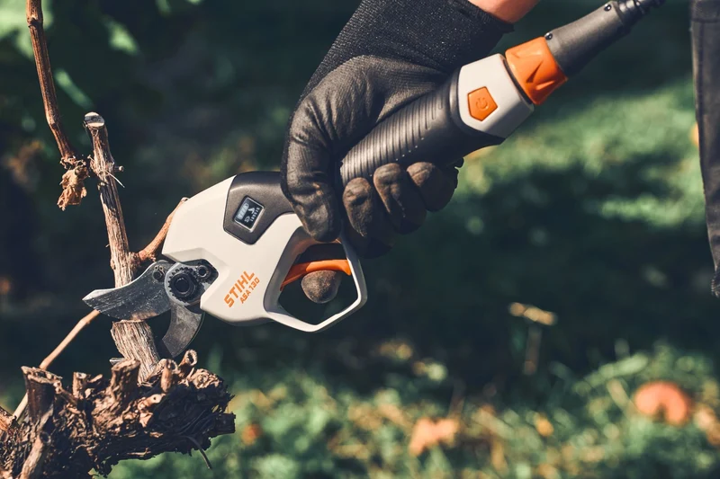 STIHL Akku-Astschere ASA 130 ohne Akku und Ladegerät