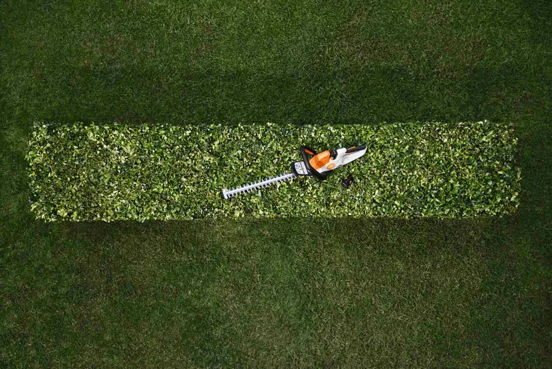 STIHL Akku-Heckenschere HSA 40 Set mit 2x Akku AS 2 und Ladegerät AL 1