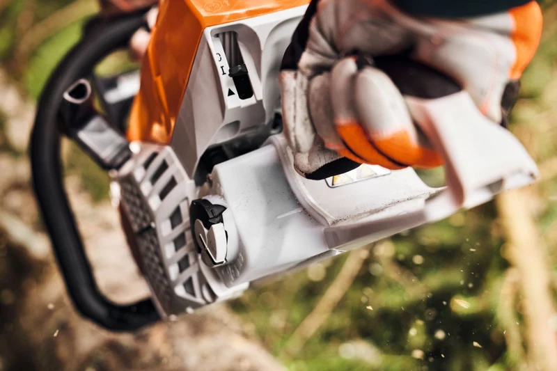 STIHL Benzin-Motorsäge MS 400 C-M, RH, Schienenlänge 45 cm