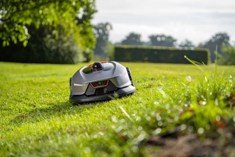 Sunseeker Kabelloser Mähroboter X4 für mittlere Rasenflächen
