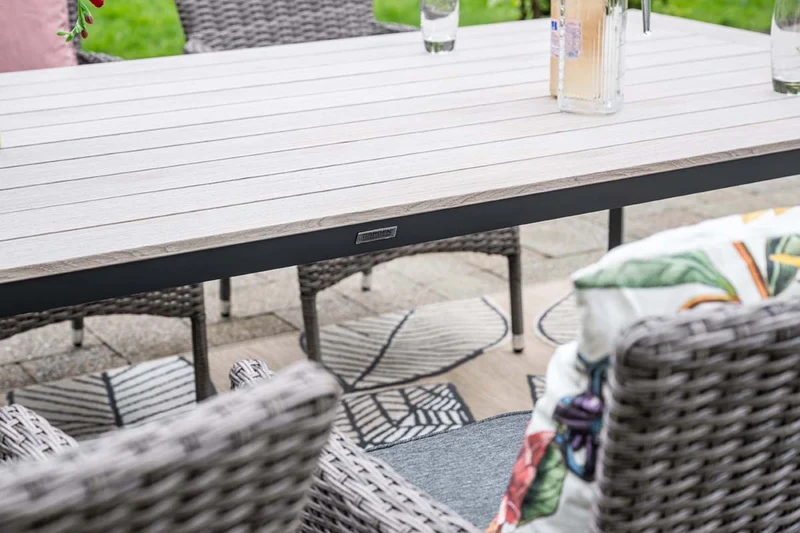 4 Nicosia tuinstoelen - Vigo tuintafel - 5-delige tuinset - Garden Impressions