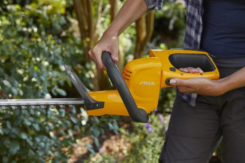Stiga Akku-Heckenschere HT 100 e Kit 20V - mit Akku und Ladegerät