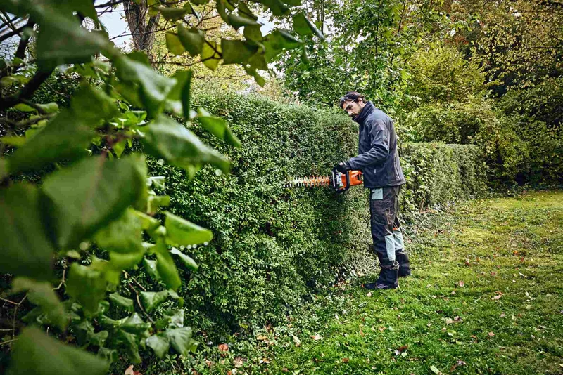 STIHL Akku-Heckenschere HSA 100, Schnittlänge 60 cm - ohne Akku und Ladegerät