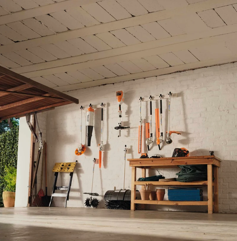 STIHL Akku-KombiMotor KMA 80 R - ohne Akku und Ladegerät