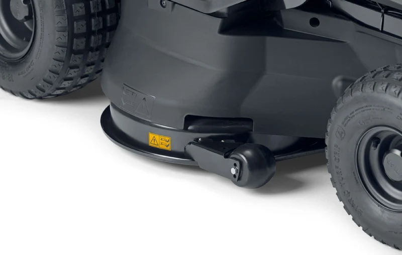 Stiga Rasentraktor Estate 798 W Special HONDA Winterpaket mit 120 cm Schneeschild, PTO-Kit und Schneeketten