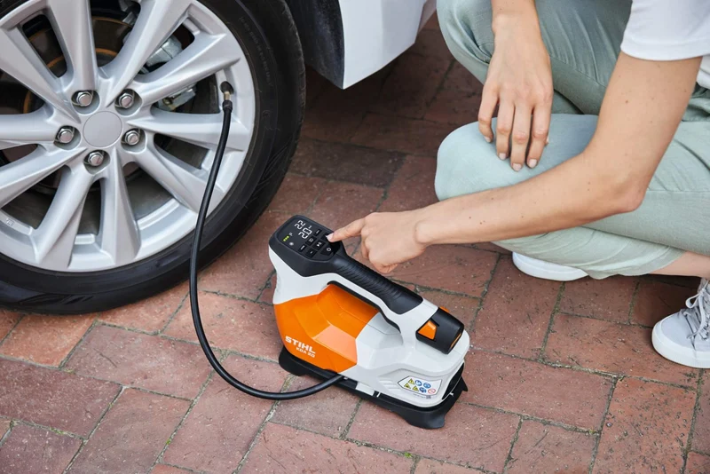 STIHL Akku-Kompressor Set KOA 20, mit Akku AS 2 und Ladegerät AL 1