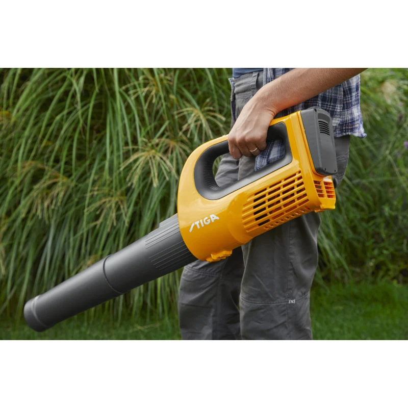 Akku-Laubbläser BL 100e Kit mit 4Ah-Akkun und Ladegerät