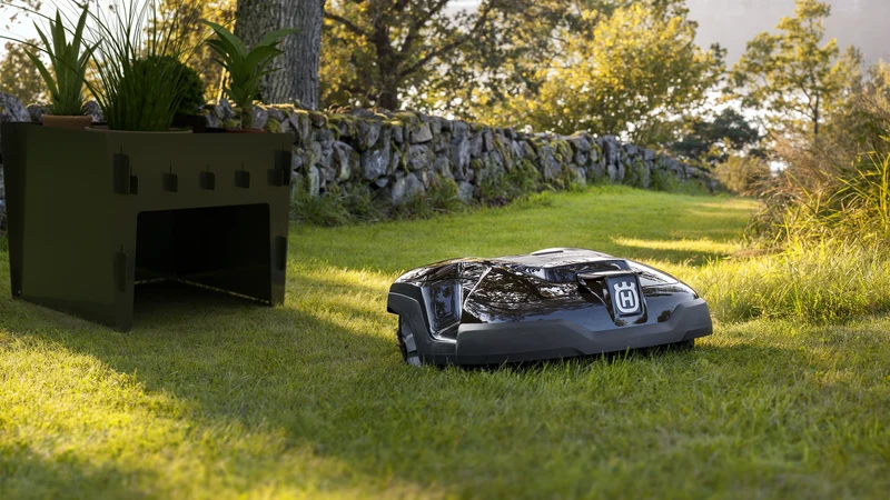 Über Blumen – Garage decorativo per robot tagliaerba