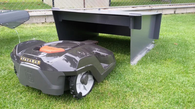 Smart Plus Garage per robot tagliaerba