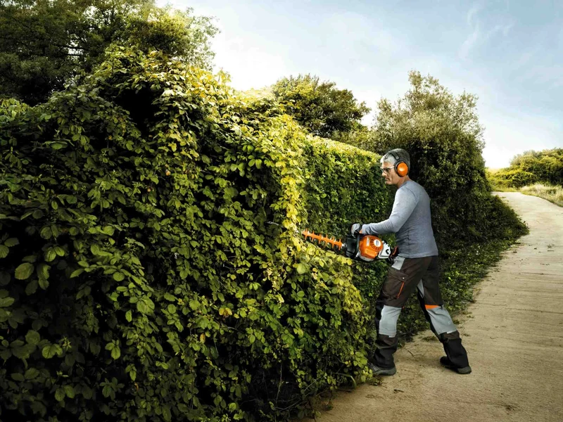 STIHL Benzin-Heckenschere HS 82 R, Schnittlänge 75 cm