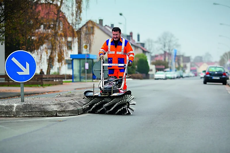 Tielbürger Schmutz- und Schneekehrmaschine tk48 professional Briggs&Stratton 675EXI