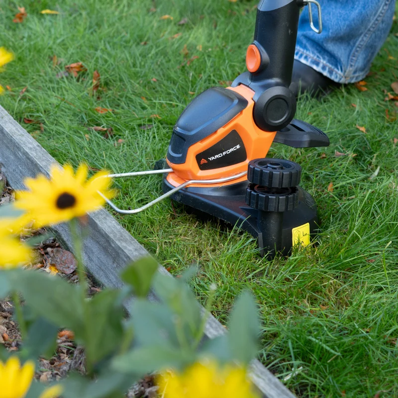 Yard Force 350W Elektro-Rasentrimmer ET U25 – 25 cm Schnittbreite, Teleskopstiel (95-110 cm), Kantenrad, Fußpedal-Winkelverstellung, Pflanzenschutz