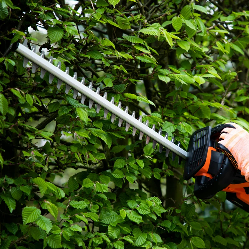 Yard Force 20V Akku-Heckenschere LH C45-EU – 51 cm Schnittlänge, 16 mm Zahnabstand, inkl. 20V 2,0 Ah Akku & Ladegerät, Elektronische Bremse & Messerschutz