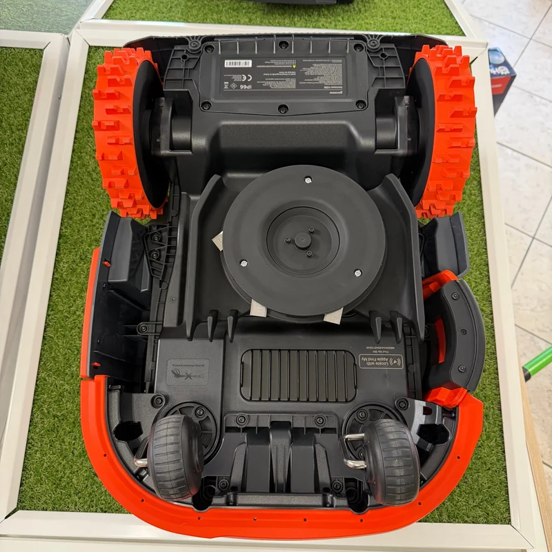 Segway Navimow H206E für Rasenflächen bis zu 600m²