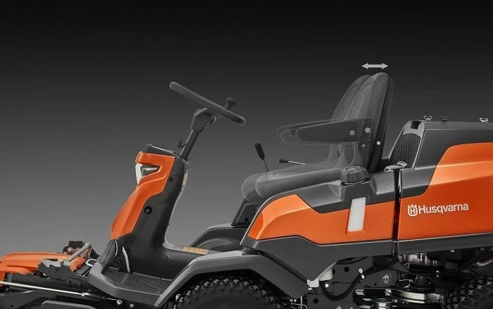 Husqvarna Rider R 418TsX AWD mit verschiedenen Mähwerken