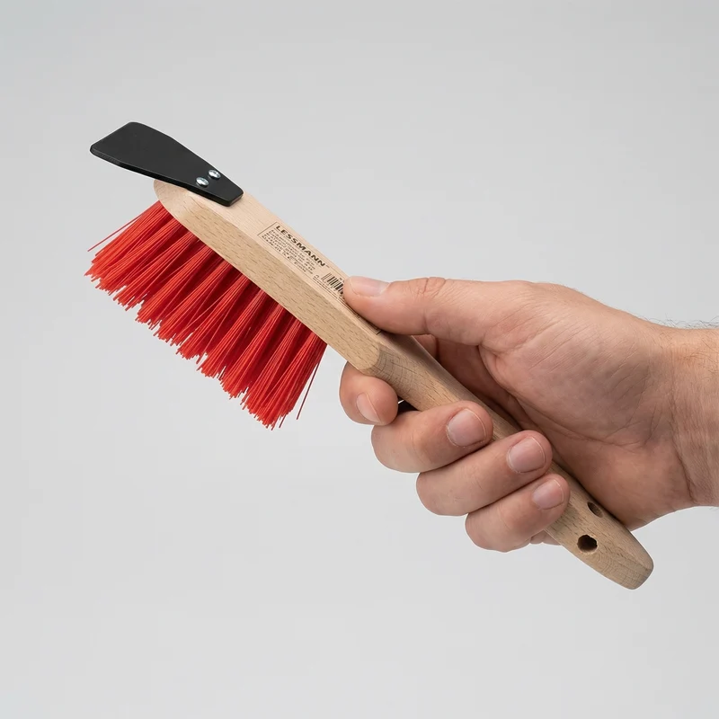 Reinigungsbürste mit Schaber für groben Schmutz