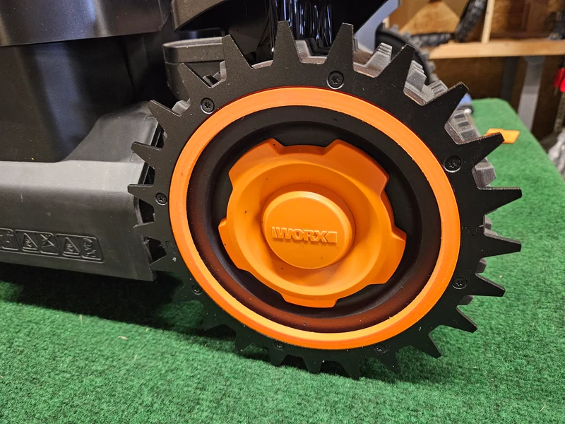 Worx Landroid Vision Coud 4 AWD Modelle - MIBROBO Blackline Spikes