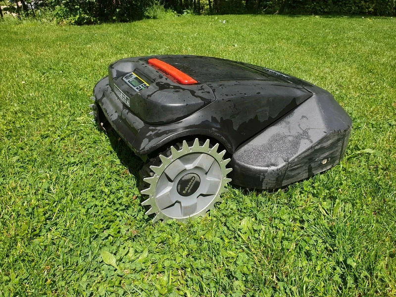 Robomow RS / MS / TS Modelle - 204 MIBROBO Blackline Spikes