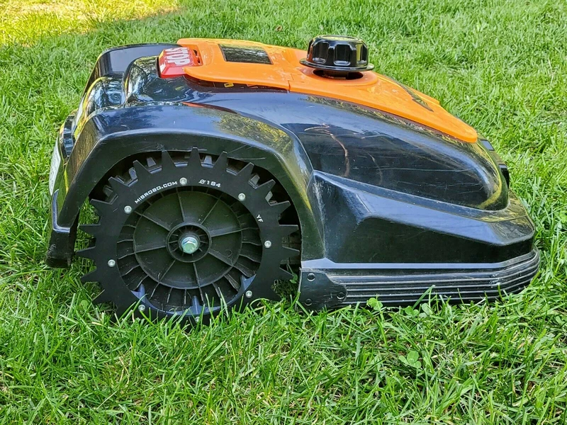 Yardforce SA / SC / SE 500 / 600 / 800 / 900 Modelle - 184 MIBROBO Blackline Spikes inkl. Spurverbreiterung