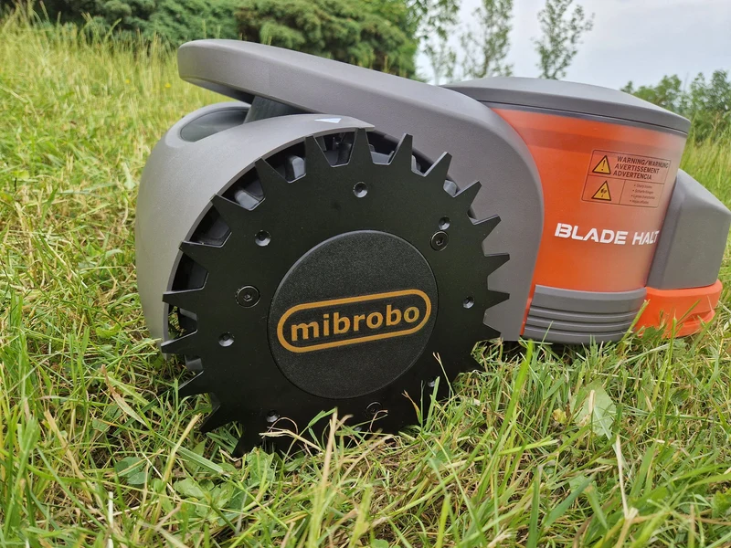 Segway Navimow H Serie MIBROBO Blackline Spikes