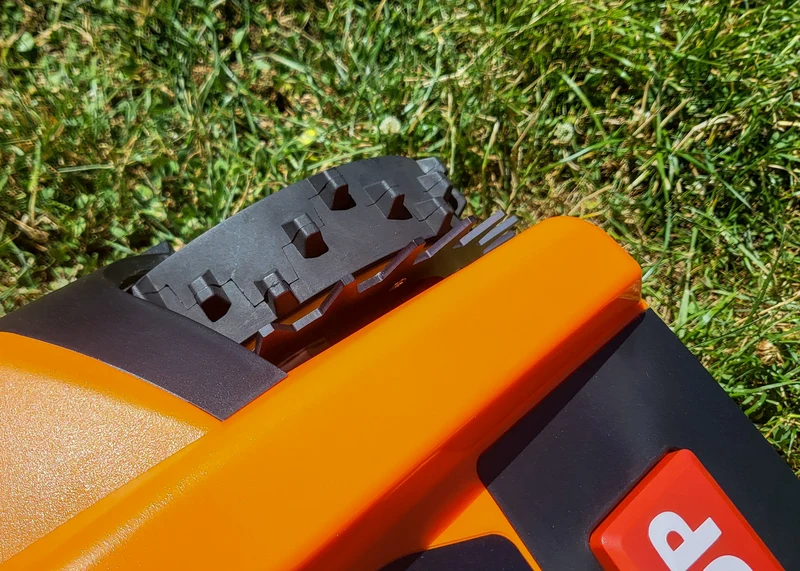 Yardforce Classic 500 Modelle - 184 MIBROBO Blackline Spikes inkl. Spurverbreiterung