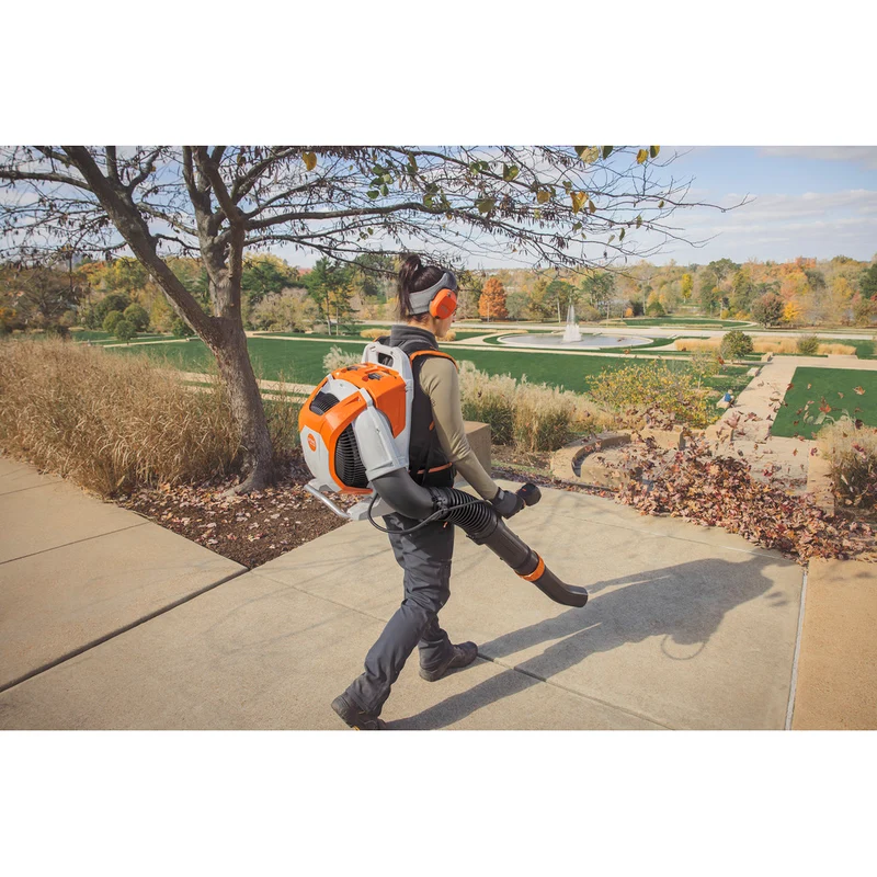 Stihl Akku-Blasgerät BRA 600 B / ohne Akku und Ladegerät