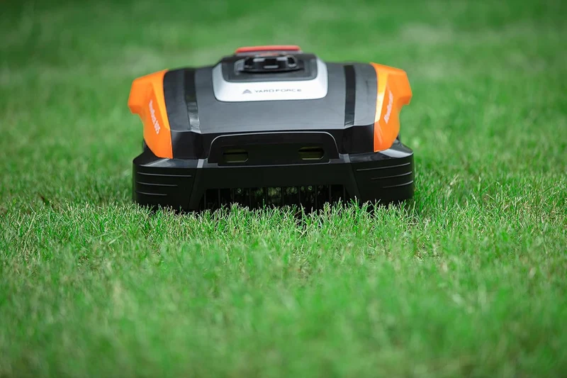 Yard Force MowBest 805 Mähroboter (bis 250 m², 20V 2,0 Ah) – Automatischer Rasenroboter mit Kantenschnitt, 30 % Steigung & Sicherheits-Sensoren