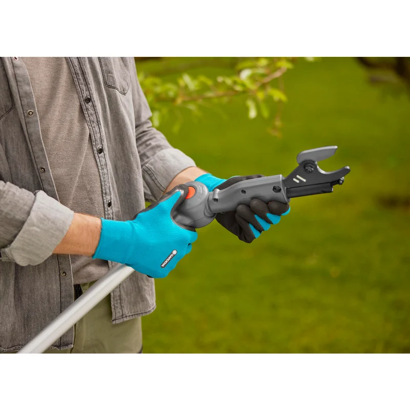 Gardena Akku-Teleskop-Baumschere HighCut 360/18V P4A / Ready-To-Use / Set