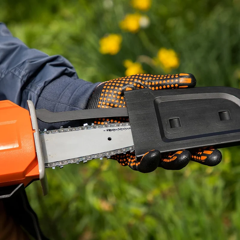 Yard Force LS C13 Akku-Handkettensäge 20V (13 cm, 2,0 Ah Akku) – Kompakte Mini-Kettensäge mit Kettenschnellspanner & 3,2 m/s für Äste bis 110 mm