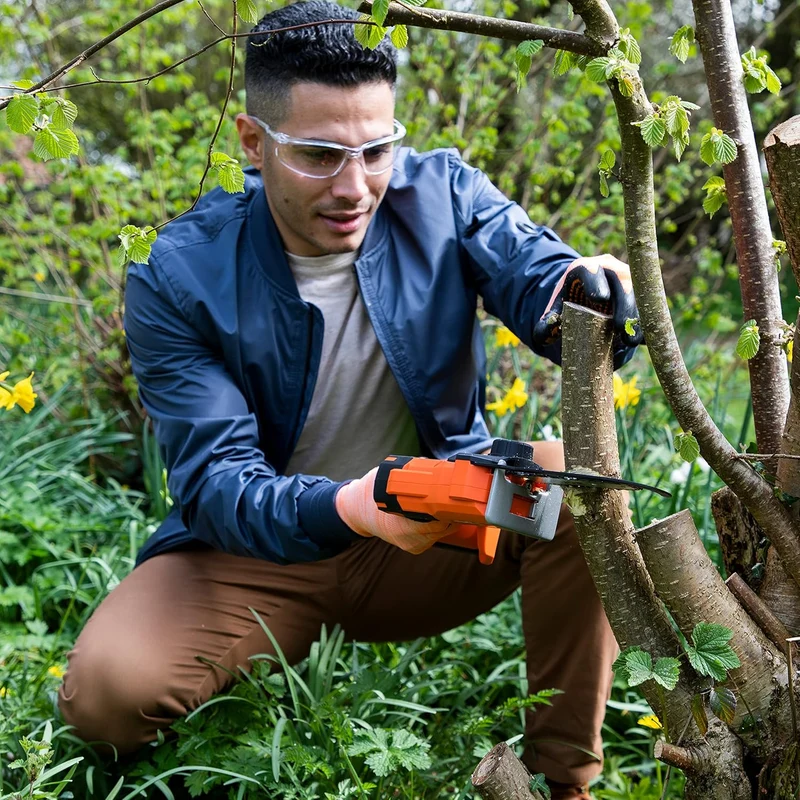 Yard Force LS C13 Akku-Handkettensäge 20V (13 cm, 2,0 Ah Akku) – Kompakte Mini-Kettensäge mit Kettenschnellspanner & 3,2 m/s für Äste bis 110 mm