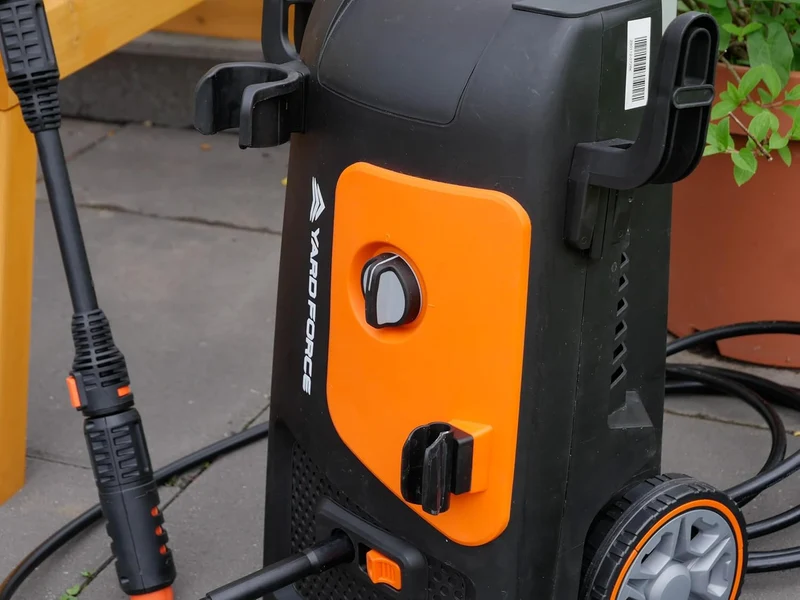 Yard Force EW U13B Hochdruckreiniger (1800 W, 135 bar, 450 l/h) – Kraftvoller Power-Reiniger mit Schlauchaufroller, Aluminiumpumpe & 6 m Schlauch