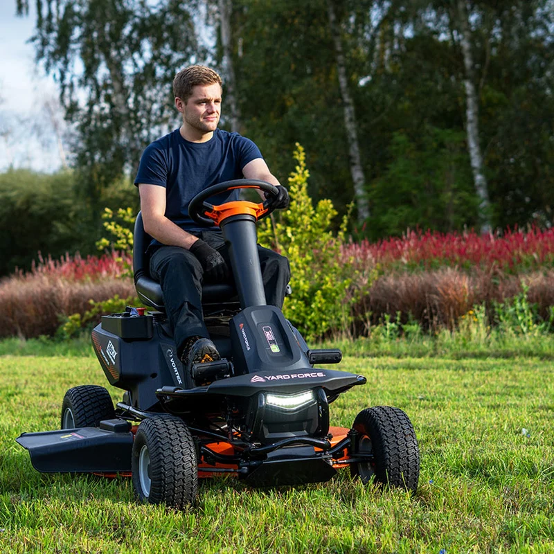 Yard Force ProRider E559 56V Lithium Aufsitzrasenmäher – 106 cm Doppelmesser | Nullwendekreis | 38–114 mm Schnitthöhe