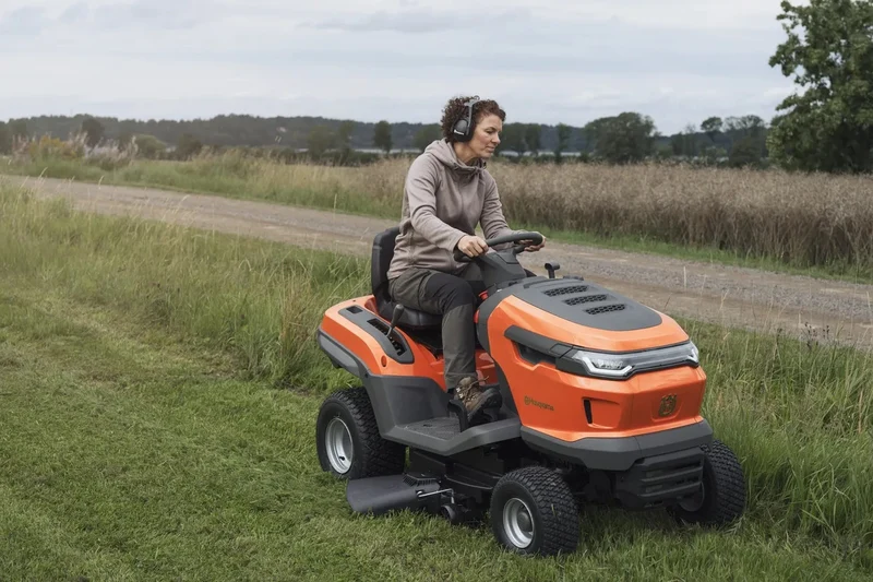 Traktor TS 215T
