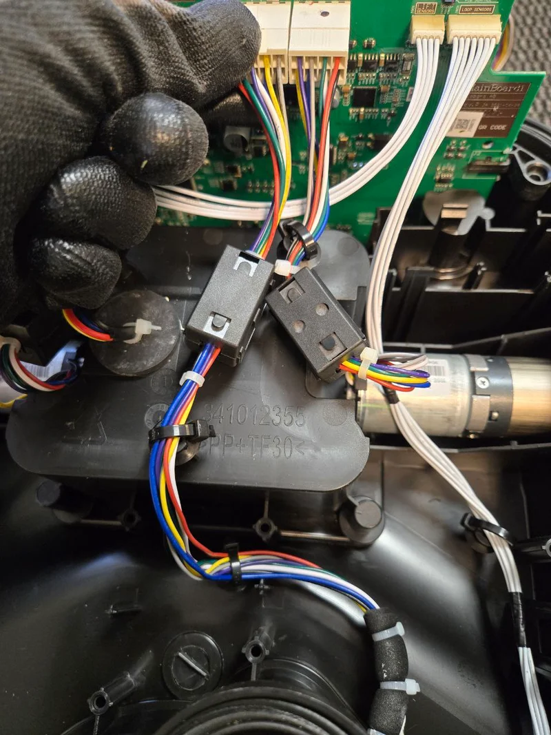 Mainboard Hauptplatine austauschen für Mähroboter Cramer, Greenworks, Powerworks (alle Modelle P3, P5, P10, P15)