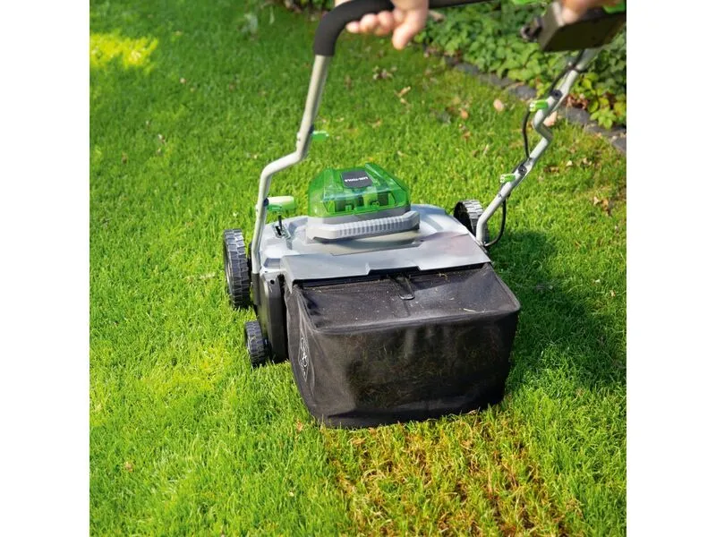 B-Ware LUX-TOOLS Vertikutierer A-VL-2x20/36 480W Rasenpflege 30l Fangvolumen