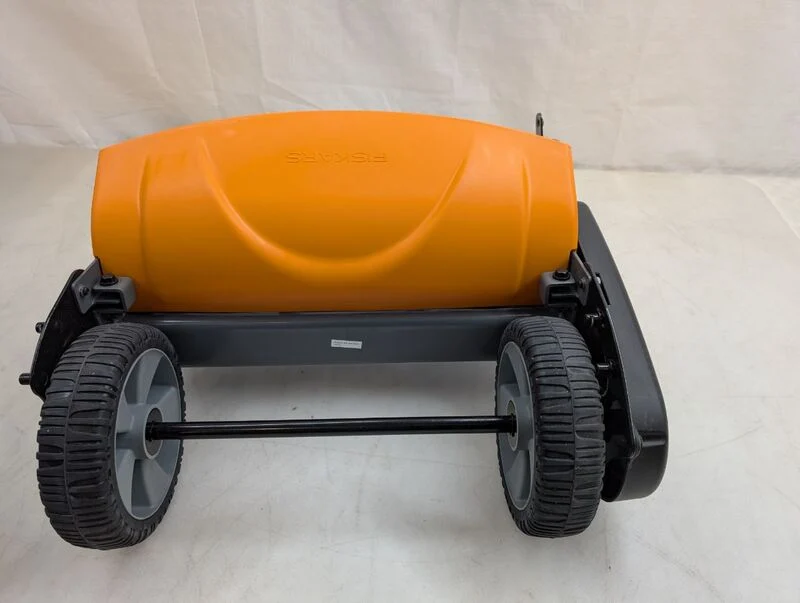 B-Ware Fiskars Spindelmäher Rasenmäher Momentum umweltschonend ergonomisch 46cm grün